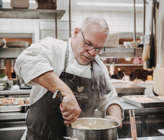 Frühlings-Küchenparty mit live cooking begleitet von Michael Buchna