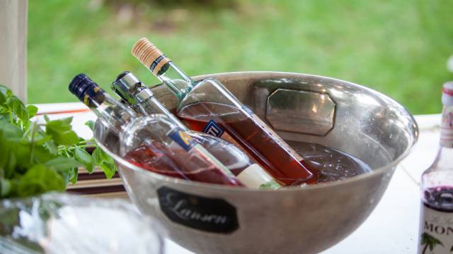 Spécialistes du vin pour accompagner votre menu: Réservation possible à tout moment - Hotel zur Saarschleife