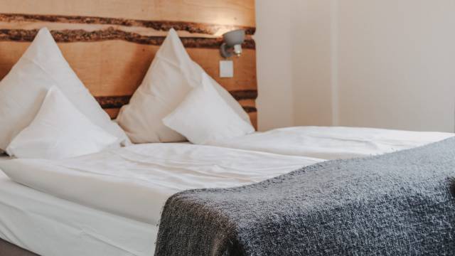 Renovierung weiterer Zimmer: 2017 - Hotel zur Saarschleife